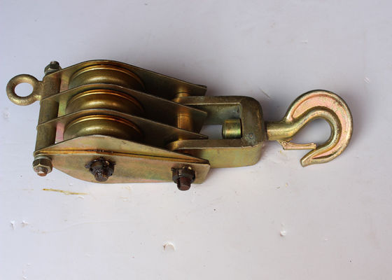 kopen 10kN Drie-wiel Stalen Hijsgereedschap met Gegalvaniseerd Frame voor Torenmontage en Hijskatroltoepassingen online manufacture