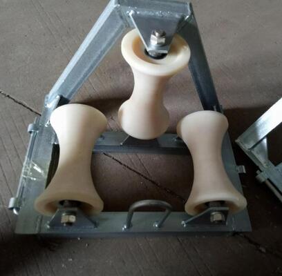 kopen Industriële 90-graden hoek kabel roller gids met nylon wielen en 10KN nominale belasting voor glad kabel trekken online manufacture