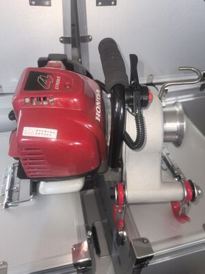 kopen Draagbare Kabelinvoer met 700 kg capaciteit en Honda GX50 benzinemotor voor efficiënte kabelaanleg online manufacture